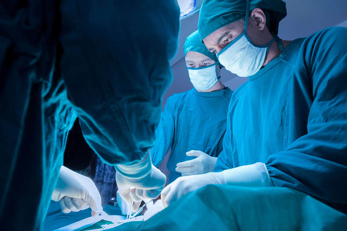 Хирургическая операция при раке миндалин